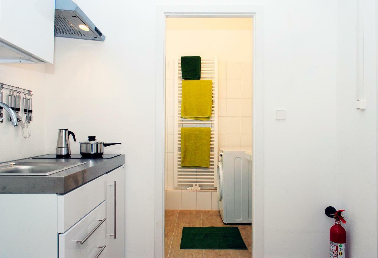 Appartement Ueber Dem Kino Toni Berlin Exterior photo